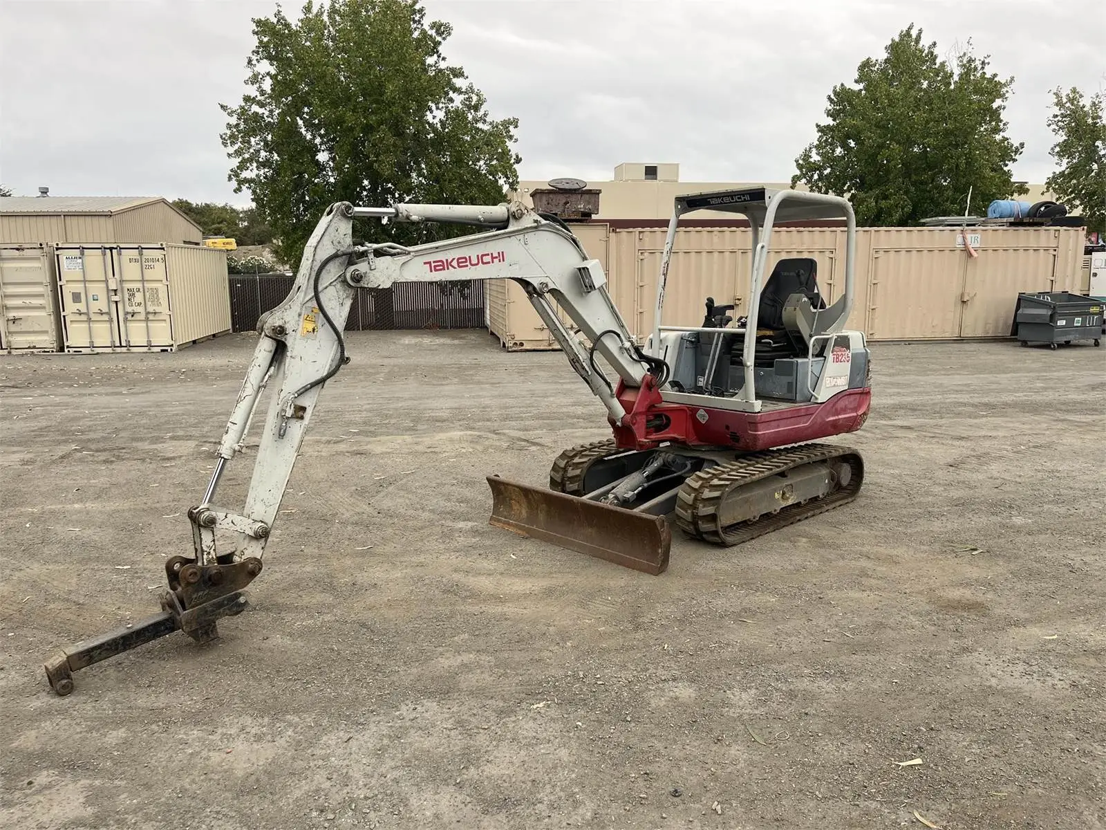 USED 2013 TAKEUCHI TB235