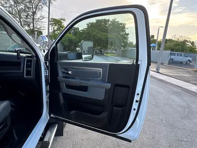 Used 2018 RAM 5500 Bucket (boom) trucks Florida US | Truck and Van Outlet #1509185