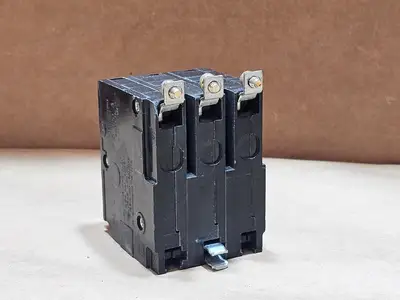 Used SQUARE D QOB315 Switchgears British Columbia CA | Lenmark #1438564