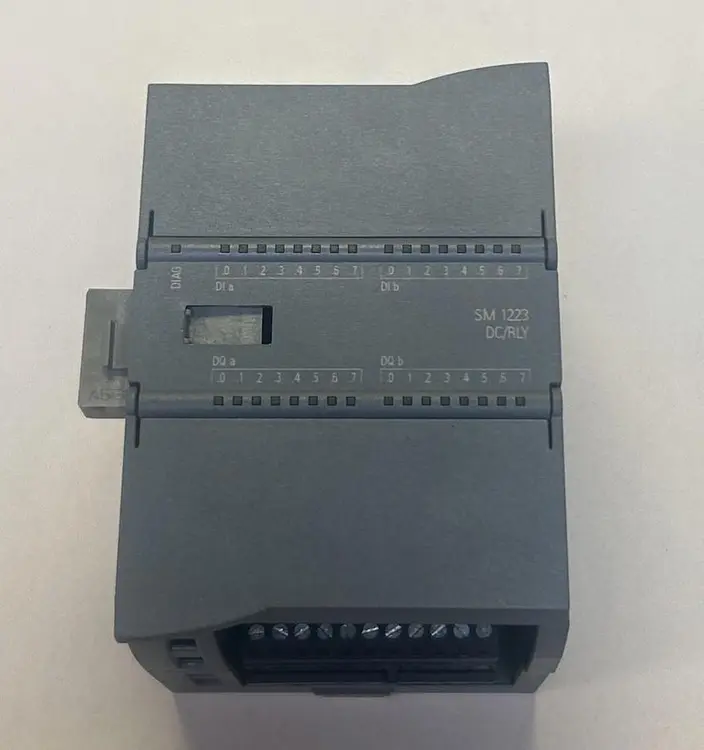 Used SIEMENS 6ES7223-1PL32-0XB0 Input / Output Modules | Surplus Asset Holdings #1206072