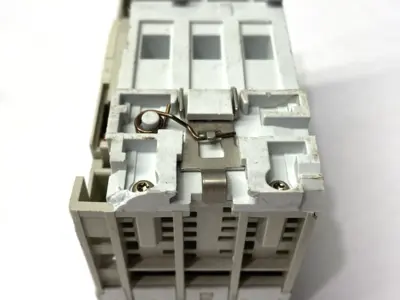 USED ALLEN-BRADLEY MANUAL STARTER 3-PHASE 600V 2.5A