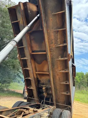 Used 2005 STERLING LT9500 Mobile Cranes Alabama US | Proxy Equipment #1389002