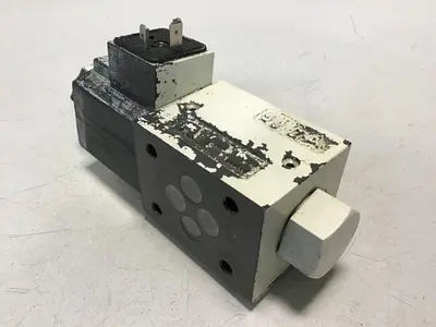 USED YUKEN DSG-01-2B2-D24-N1-50252