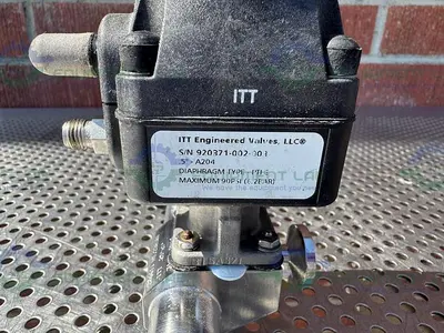 USED ITT PURE FLO 4 -WAY DIAPHRAGM VALVE W/ 1 1/2" TO 1" TO 1/4" SANITARY FITTING