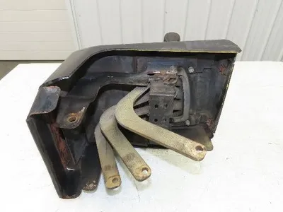 Hyster E60XM2-33 Forklift Sideshift 3 Lever Controls And Model Label