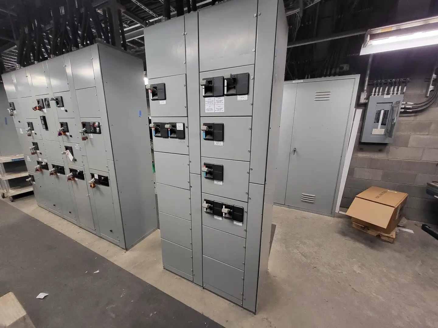 Five Star Double-Sided Motor Control Center (MCC), 600V max., 1000A