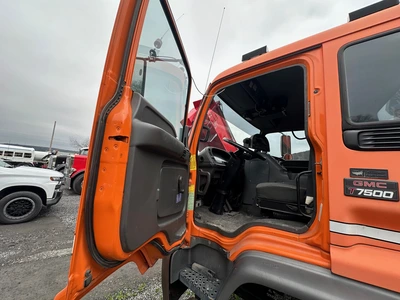 Used 2002 GMC T1500 Street Sweeper Pennsylvania US | Proxy Equipment #1385016