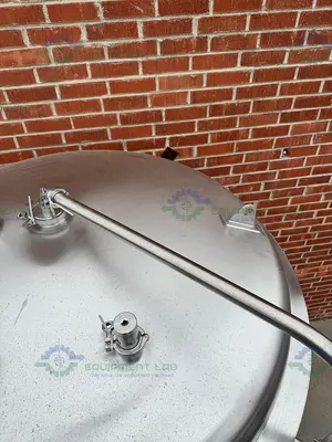 Used BLACKSTONE VENTURES 4700 LITER /30 BBL  STAINLESS STEEL JACKETED FERMENTATION TANK Reactors California US | Equipment Lab #1262710