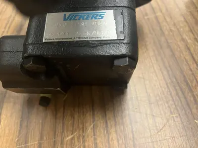 Used VICKERS VVA10FP-CDWW20 Pumps | Surplus Asset Holdings #1206191