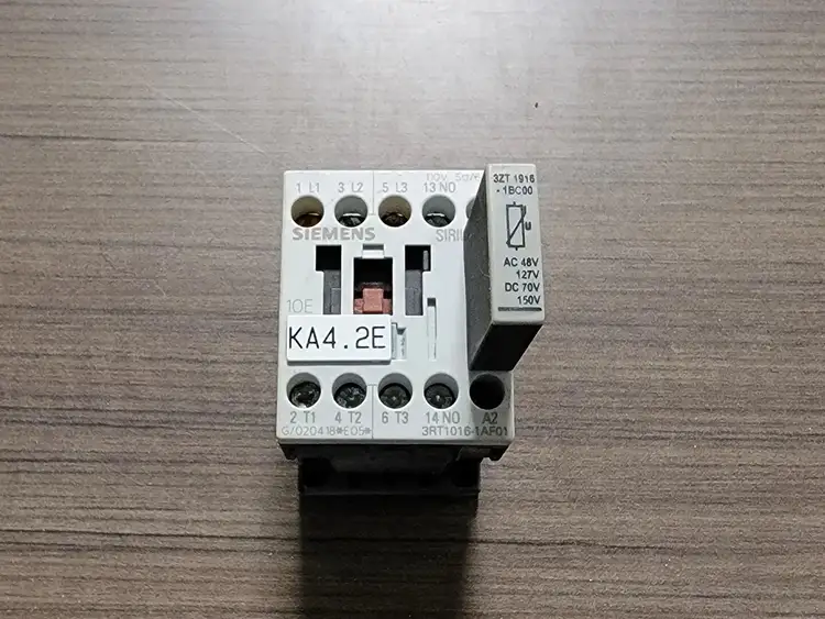 Used SIEMENS 3RT1016-1AF01 Switchgears British Columbia CA | Lenmark #242636