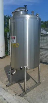 SPC9357  Tank 250 gallon vertical tank, 304 SS, slope