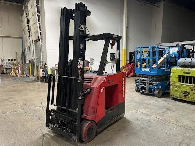 Used 2017 RAYMOND 425C50TT 3-Wheel Stand up Electric Counterbalance Forklifts Illinois US | Somerset Equipment Sales #1546274