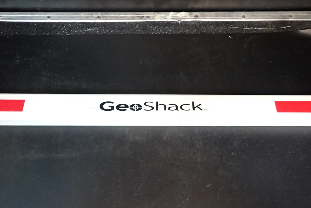 NEW GEOSHACK F034094A13