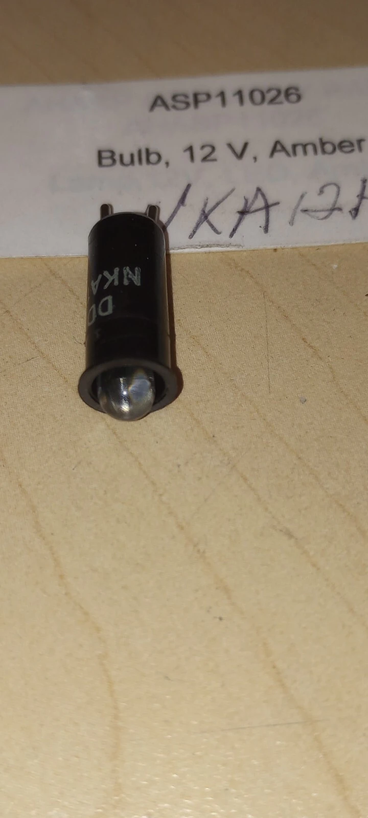 LOT OF  20  AMBER BULB 12V, 2 LEGS DDP NKA12H