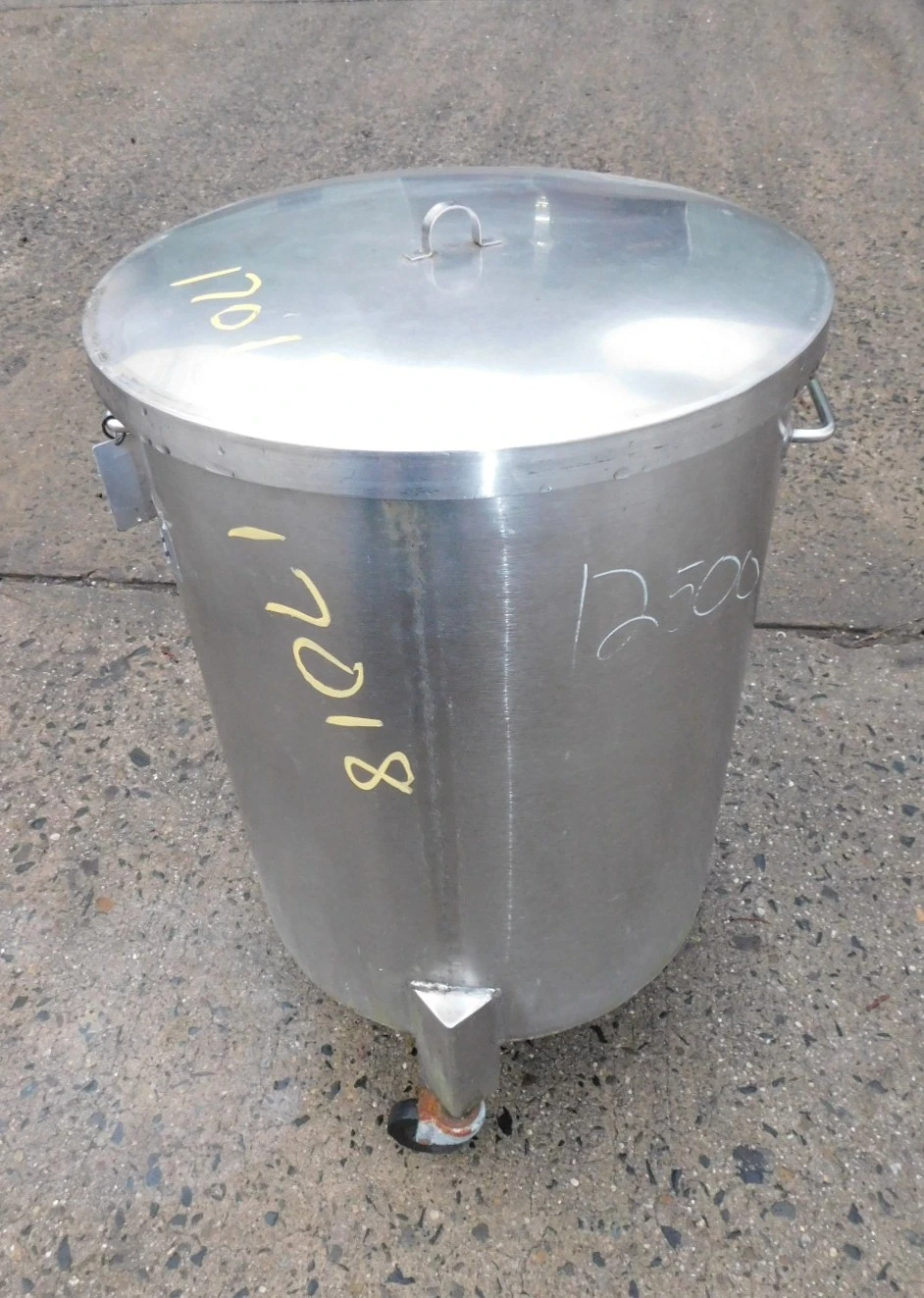 USED 25 GALLON SS TANK 25 GALLON