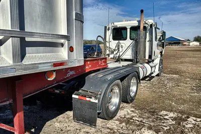 Used 2011 FREIGHTLINER CASCADIA Conventional trucks Florida US | Proxy Equipment #1385390