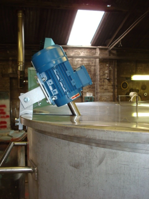 1.1 Kw Clamp On Stirrer 1440 Rpm