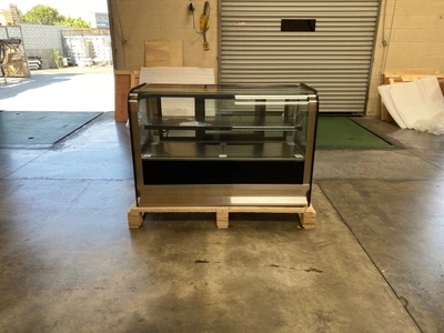 171-0283 48" Full Service Self Contained Bakery Cake Case Cooler