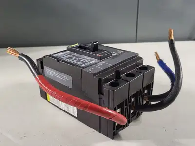 USED SQUARE D HLL36040
