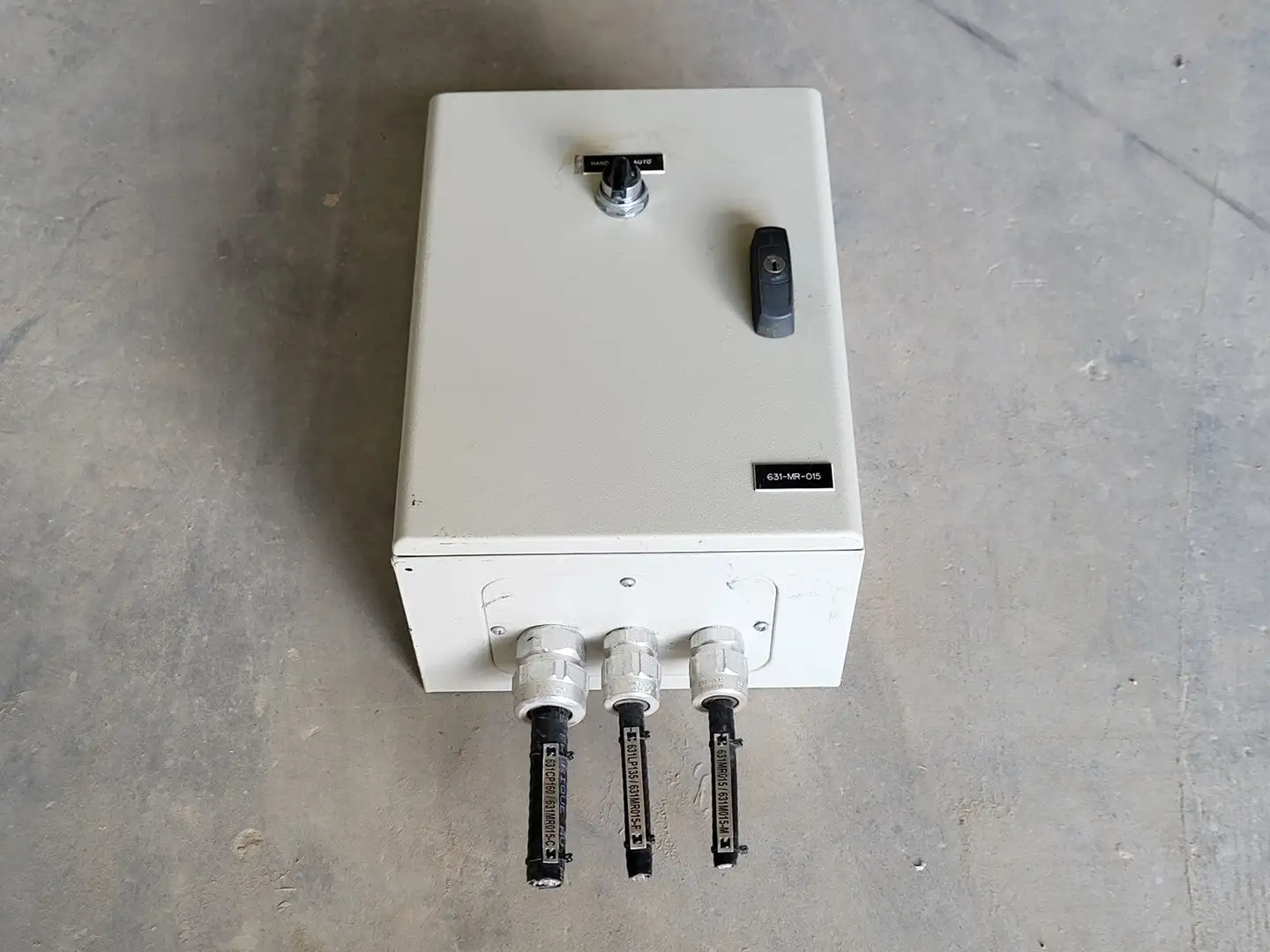 USED LEGRAND BE-325