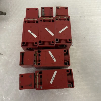 (5) Telemecanique XCS-A703 Interlock Switches 3A 240V Fast Shipping!+ Warranty
