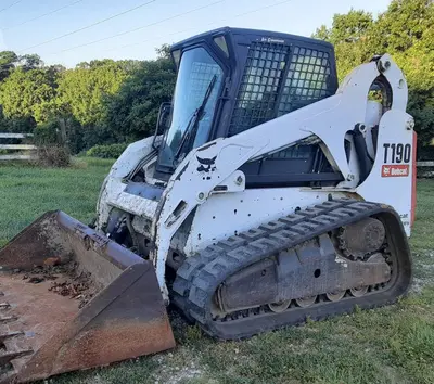 USED 2005 Bobcat T190