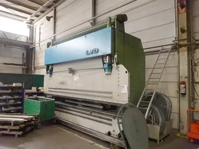 USED LVD PP 200 TON X 5100 MM
