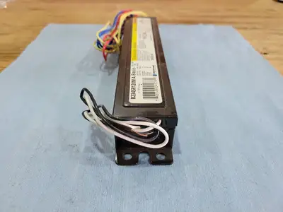 USED UNIVERSAL LIGHTING B234SR120M-A BASIC-12