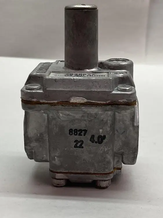 New | in-Stock MAXITROL R400S Regulators Ohio US | Surplus Asset Holdings #1246802