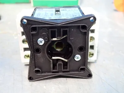 Used SCHNEIDER ELECTRIC VCCF02 Disconnects Ohio US | HGR 24 #1006644
