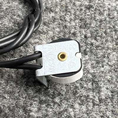 New | in-Stock Leviton 75W 250V Tube Sockets California US | Davliegogo LLC #1706041