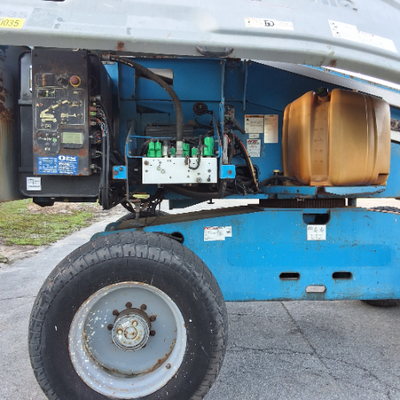 USED 2014 Genie S-65