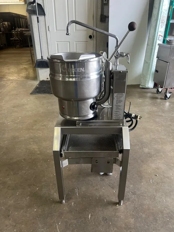 Used Groen Used Groen TDB/6-10 Electric Steam Jacketed 10 Quart Kettle w/ Stand 208V - 2 Cooking Kettles Illinois US | Falcon Restaurant Supply #1375665
