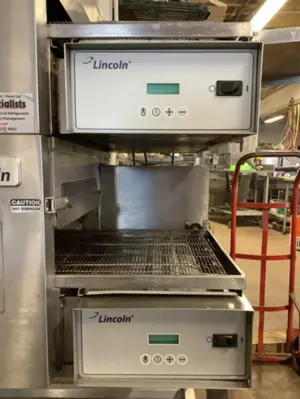 152-0781 Lincoln 1116 Natural Gas Conveyor Pizza Oven