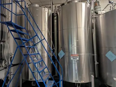 4 Syrup Tanks with Controller