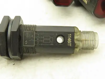 Balluff BOS18KF-PA-1QD-S4-C Retroreflective Photoelectric Sensor 0-4.5m Lot of 9