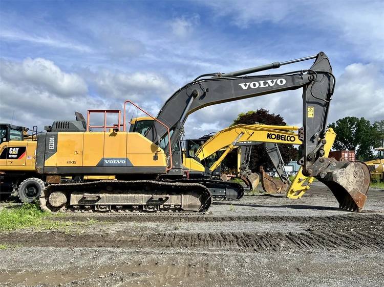 Used 2017 VOLVO EC220EL Crawler Excavators | Abele Tractor #1342876