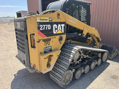 USED 2015 CAT 277D