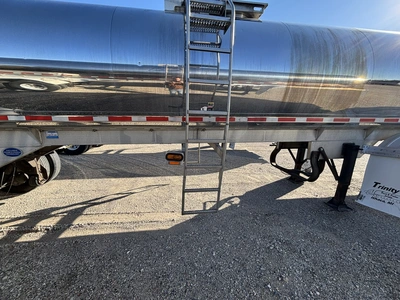 Used 2016 WALKER MILK TANKER TRAILER Liquid Supply Trailers Michigan US | Miedema Asset Management Group #1709447