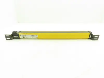 Allen Bradley 440L-T4J0480YD Light Curtain Guardmaster Transmitter - READ