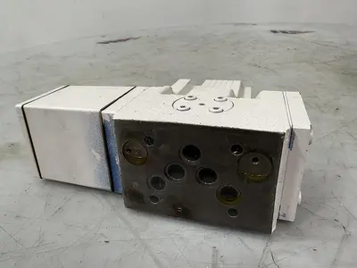 USED MOOG D661-5009
