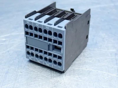 New | in-Stock SIEMENS 3RH29112HA12 Relays & Switches | HGR 24 #739516