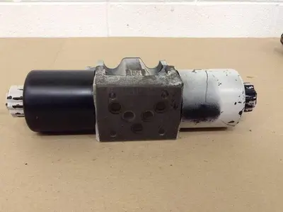 USED YUKEN DSG-03-3C10-D24-50