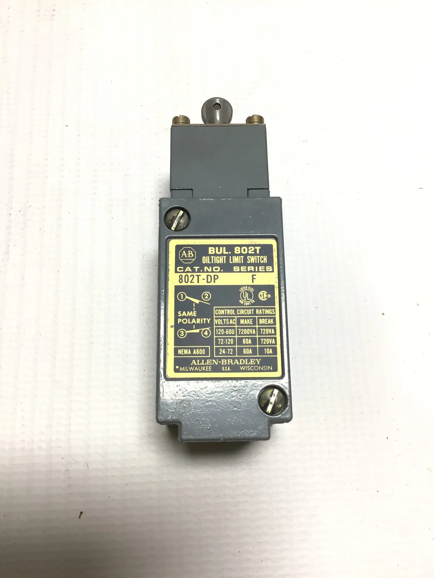 Allen-Bradley 802T-DP Plug-In Oiltight Limit Switch Series F 120-600VAC Nema A600