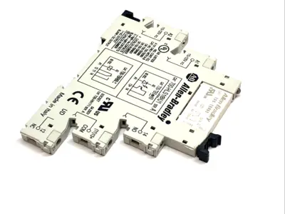 USED ALLEN-BRADLEY RELAY W/ 700-TBR60 BASE 1NO 2A 110/125VAC/DC