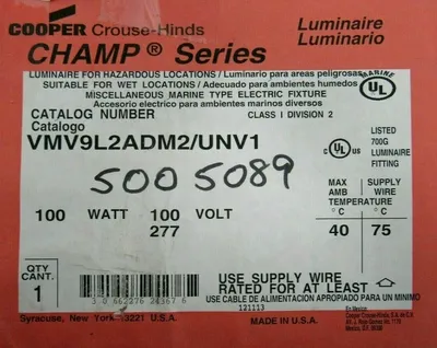 NEW CROUSE HINDS VMV9L2ADM2/UNV1 LIGHT FIXTURE 100W VMV9L2ADM2UNV1
