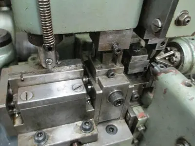 8509-100 OMBI Model FTR10 Boston Link Chain Making Machine