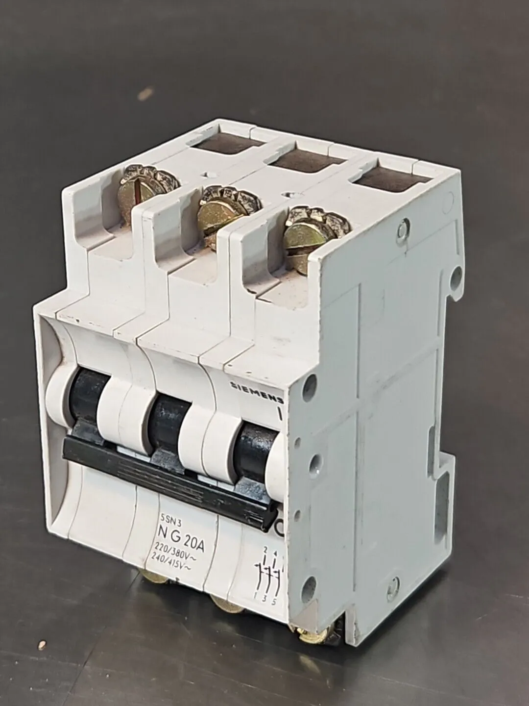 Siemens 5SN3 N G 20A 3 Pole Circuit Breaker loc4D3