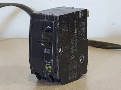 USED SQUARE D QO220