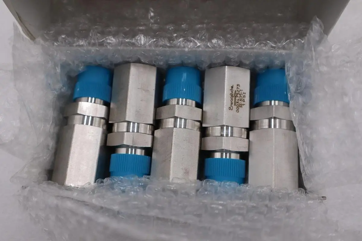 BOX OF 5 - Swagelok SS-8CP5-1 Stainless Steel 1-Piece Poppet Check Valve #GF169